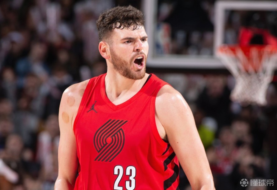 制霸篮板还有小策应，克林根轰下23分18板7助3帽，正负值+21